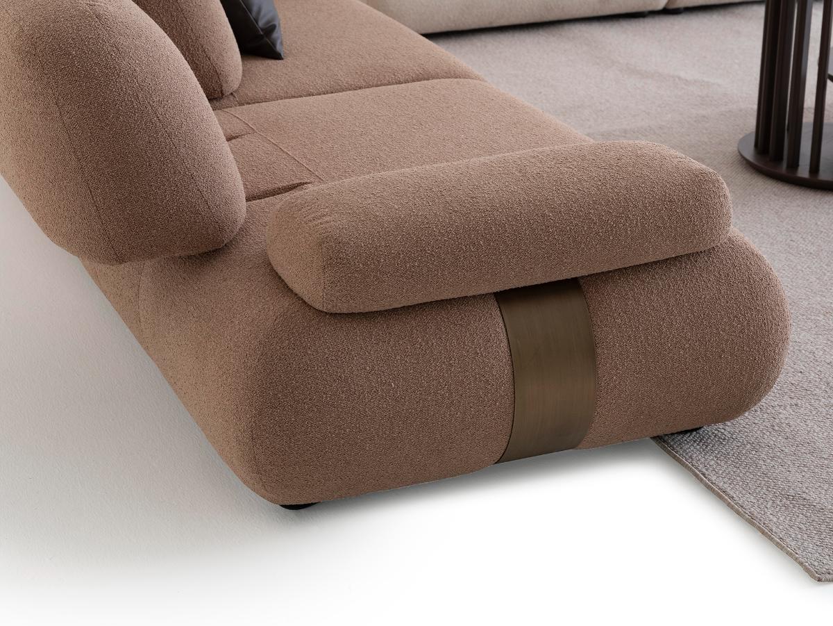 Диван FRANKA 2-х местный – элегантный и комфортный компактный диван, выполненный в современном дизайне. Изготавливается на заказ в различных цветах обивки, подходит для гостиной, кабинета или зоны отдыха. Высококачественные материалы и удобная посадка обеспечивают долговечность и комфорт. Купить с доставкой.