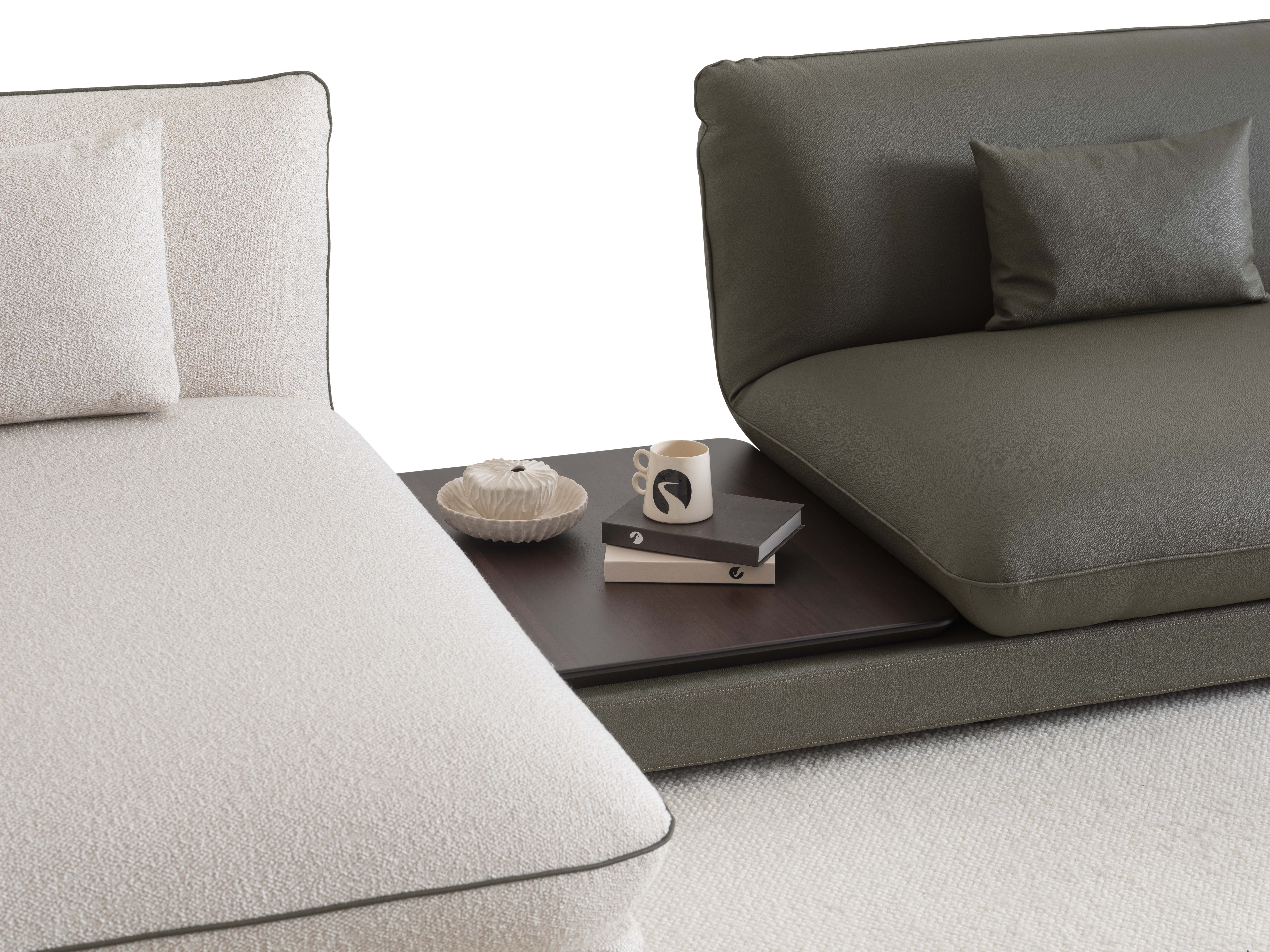 Диван угловой 305х520см LORETTA